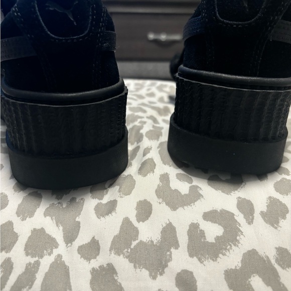 Women’s size 6 Puma Fenty by Rihanna - Picture 4 of 5